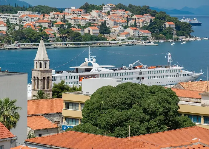 Appartement In Port With Sea View *