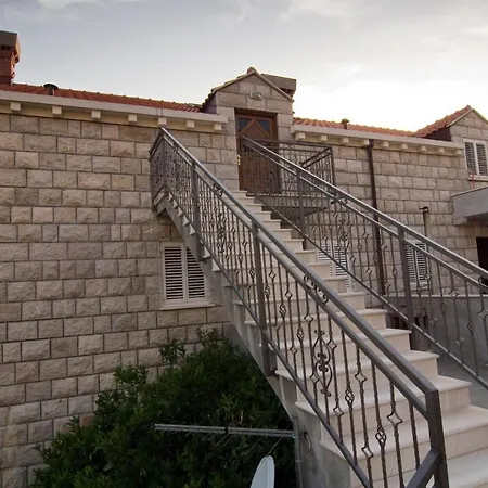 Appartement In Port With Sea View *
