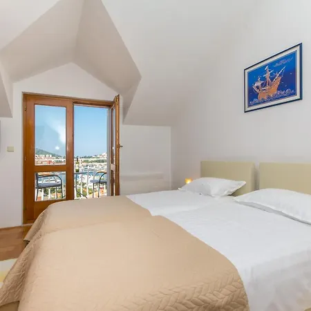 In Port With Sea View Appartement