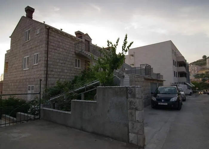 In Port With Sea View Apartmán *