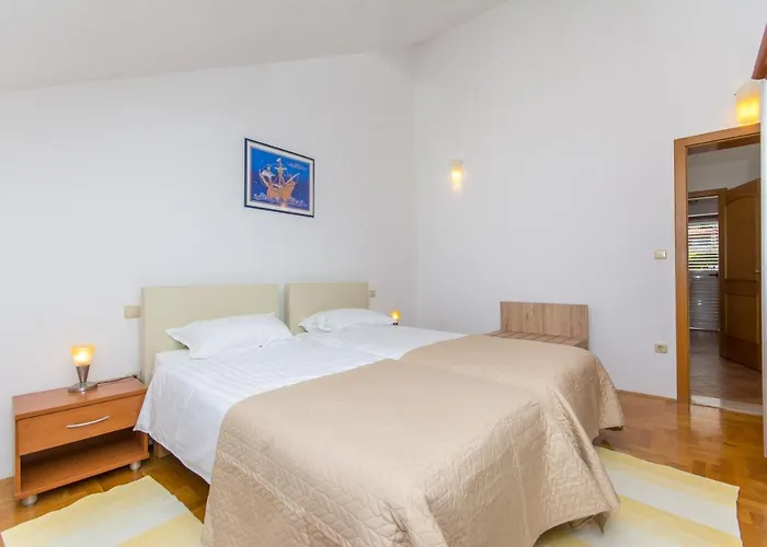 Apartmán In Port With Sea View