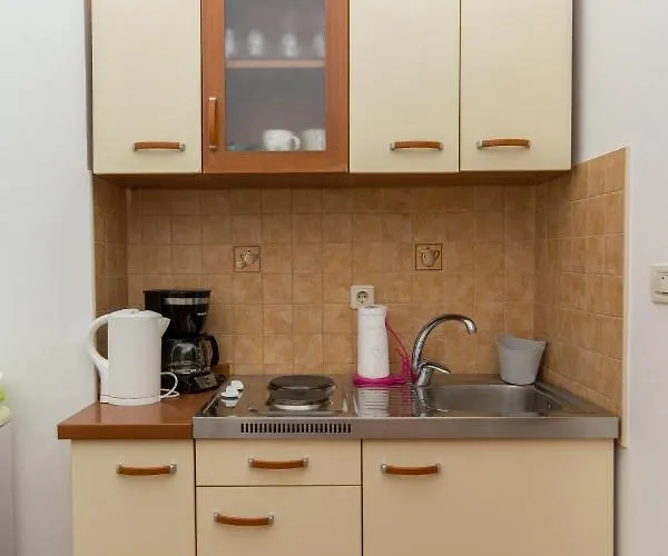 Apartmán In Port With Sea View *