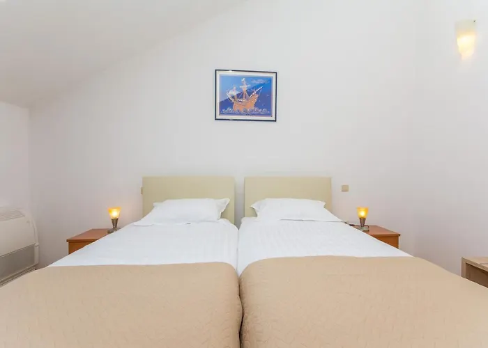 In Port With Sea View * 杜布罗夫尼克