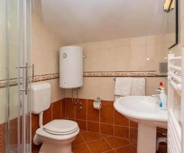 In Port With Sea View شقة *