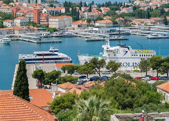 In Port With Sea View Appartement