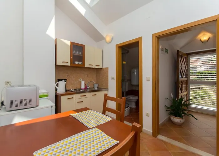 Appartement In Port With Sea View *